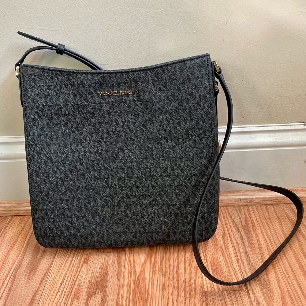 MICHAEL KORS Jet Set Travel Large Logo Messenger Bag
